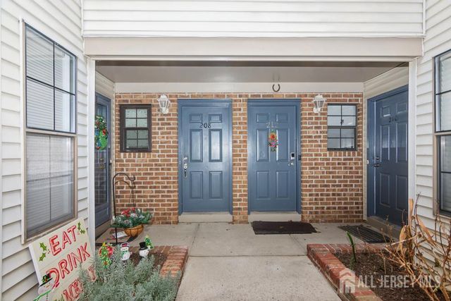 208 Sunshine Court, Parlin, NJ 08859