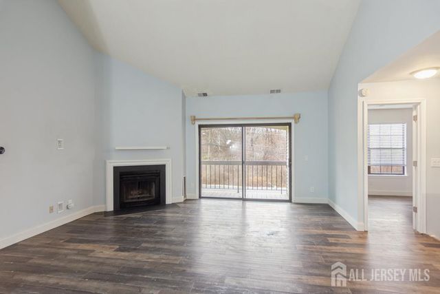 208 Sunshine Court, Parlin, NJ 08859