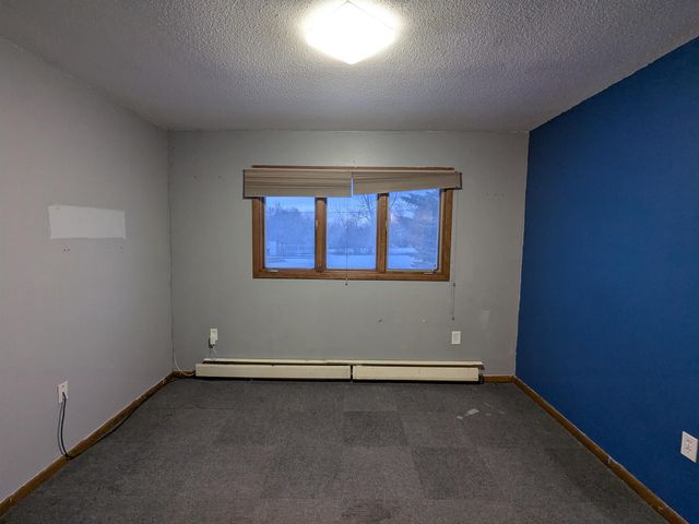 301 6th St NE, Mohall, ND 58761