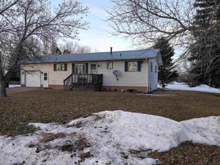 301 6th St NE, Mohall, ND 58761