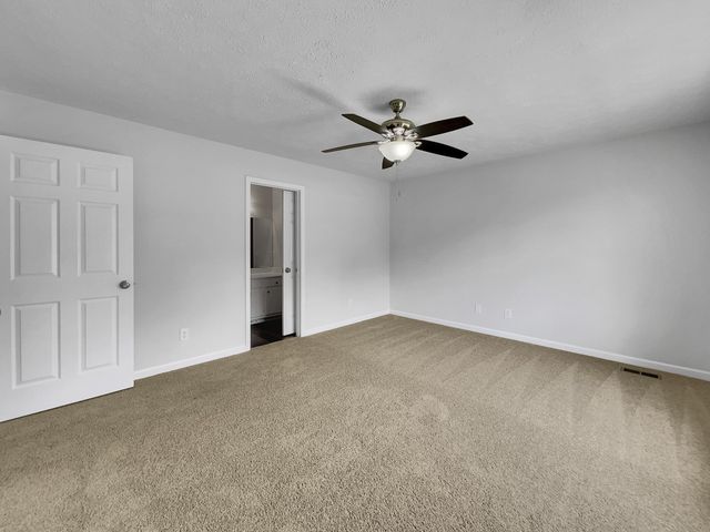 336 Royal Garden Dr, Murfreesboro, TN 37130
