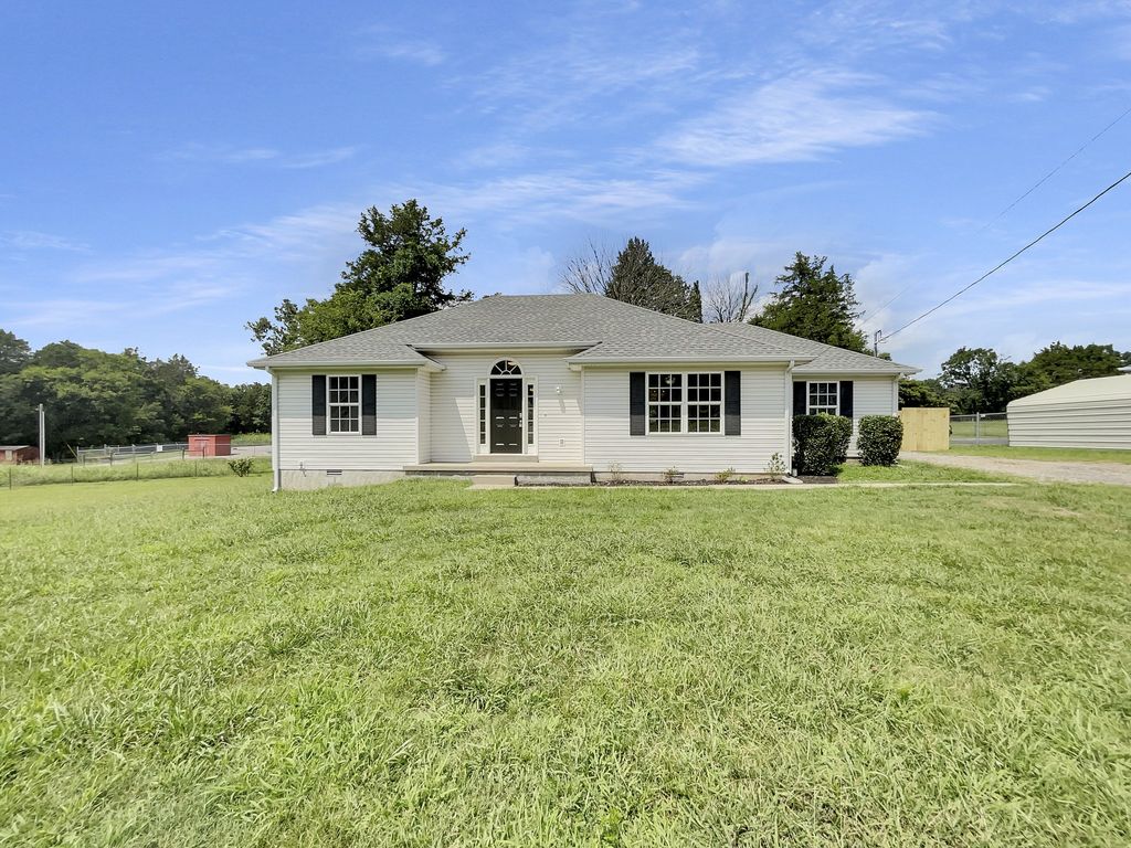 336 Royal Garden Dr, Murfreesboro, TN 37130