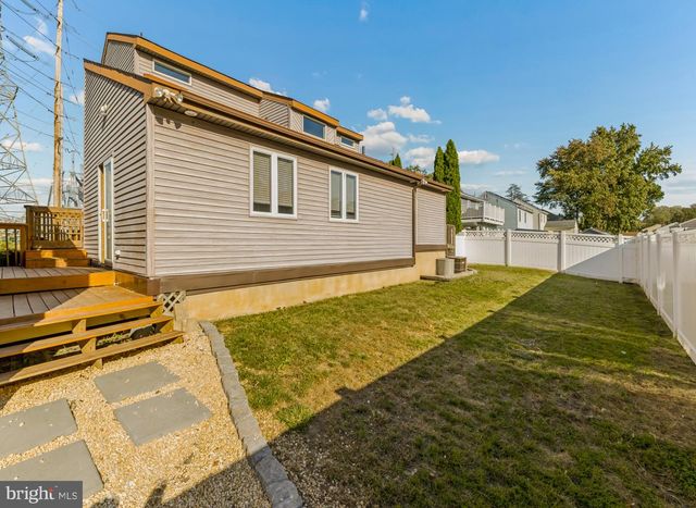 1100 STATION AVE, Gloucester City, NJ 08030
