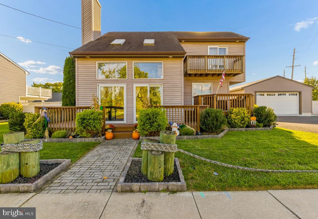 1100 STATION AVE, GLOUCESTER CITY, NJ 08030 — exterior
