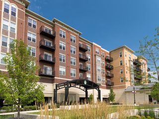 255 N Addison Avenue 304, Elmhurst, IL 60126