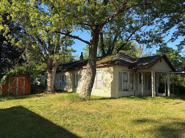 203 Stateline Road, Niles Twp, MI 49120