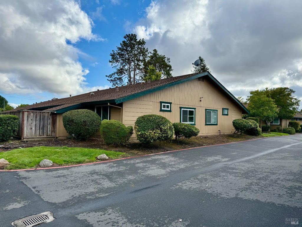293 Lincoln Ave, Cotati, CA 94931