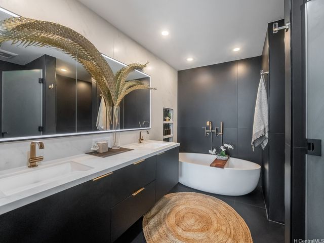 1108 Auahi Street 1906, Honolulu, HI 96814