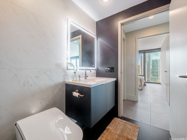 1108 Auahi Street 1906, Honolulu, HI 96814