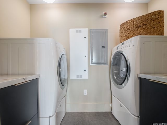 1108 Auahi Street 1906, Honolulu, HI 96814