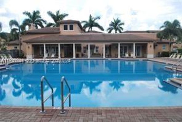 622 SW 147th Ter 1, Pembroke Pines, FL 33027