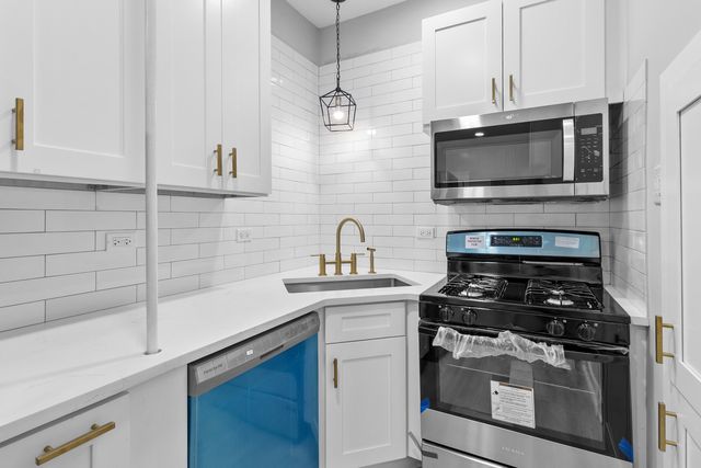 1127 W FARWELL Avenue 105, Chicago, IL 60626