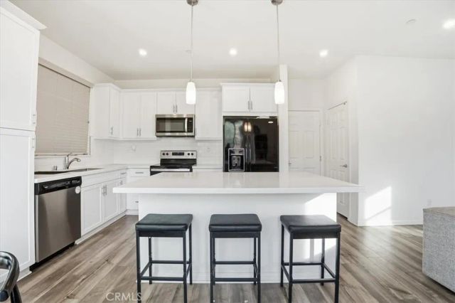 556 Enzo Street, Lake Elsinore, CA 92530