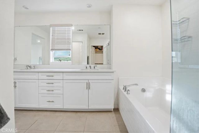 556 Enzo Street, Lake Elsinore, CA 92530