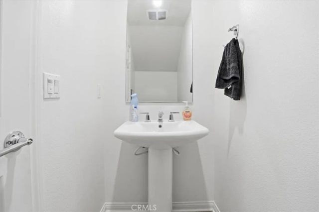 556 Enzo Street, Lake Elsinore, CA 92530