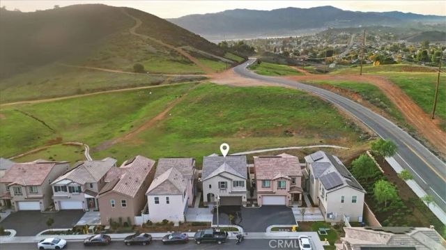 556 Enzo Street, Lake Elsinore, CA 92530