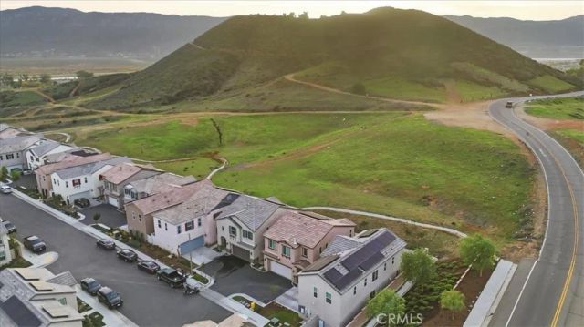 556 Enzo Street, Lake Elsinore, CA 92530