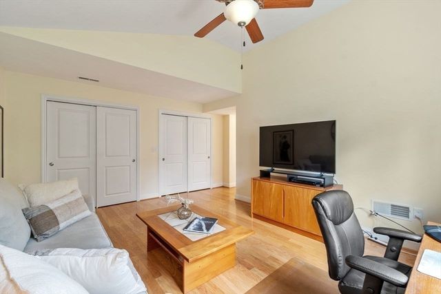 5 Cheshire Lane 5, Tewksbury, MA 01876