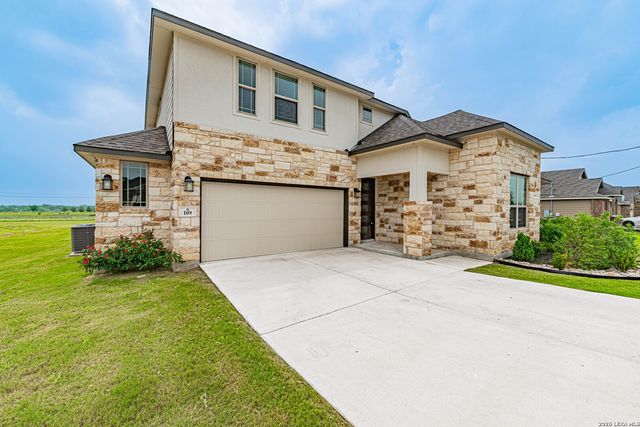 109 WILLOW OAK TRL, Floresville, TX 78114