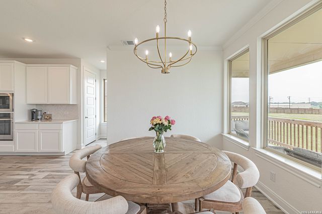 109 WILLOW OAK TRL, Floresville, TX 78114