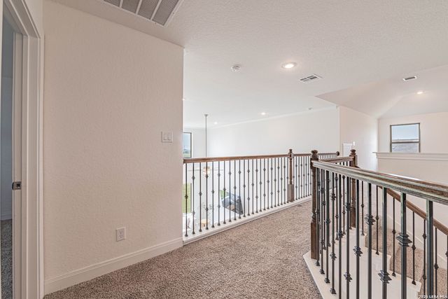 109 WILLOW OAK TRL, Floresville, TX 78114