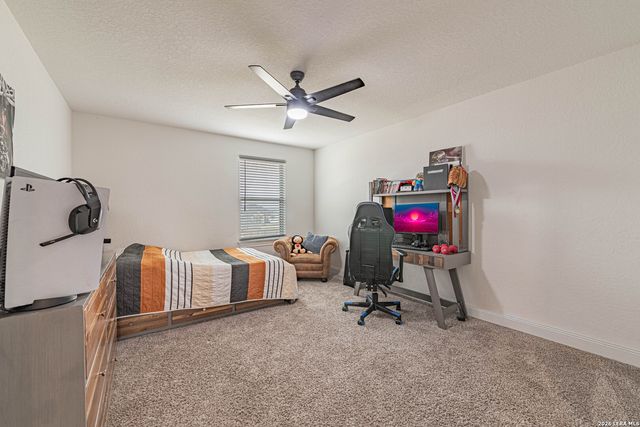 109 WILLOW OAK TRL, Floresville, TX 78114