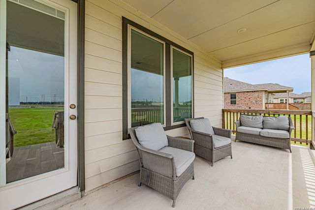 109 WILLOW OAK TRL, Floresville, TX 78114
