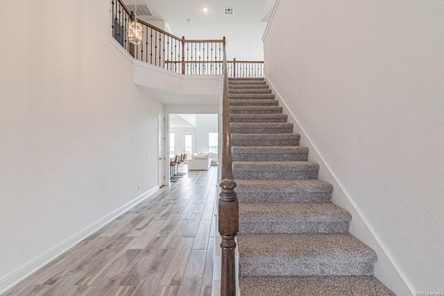 109 WILLOW OAK TRL, Floresville, TX 78114