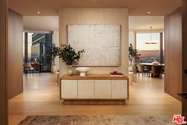 211 W Elm Court 35B, Los Angeles, CA 90067