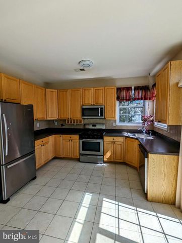 62 SHELLEY CIR, East Windsor, NJ 08520