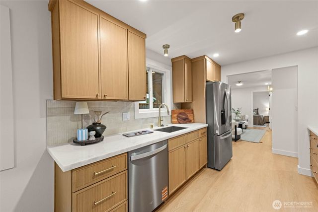 16301 Wallingford Avenue N, Shoreline, WA 98133