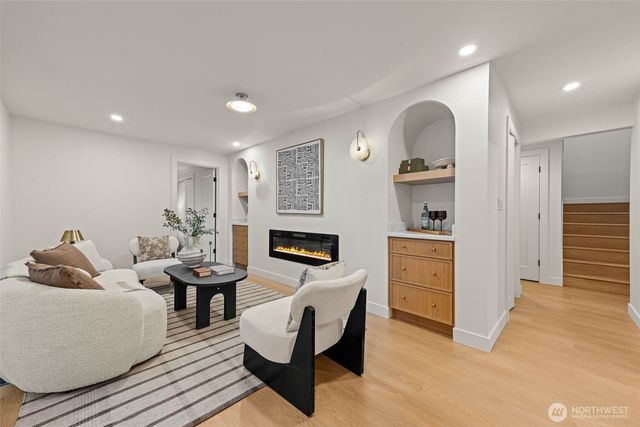 16301 Wallingford Avenue N, Shoreline, WA 98133