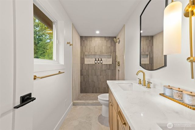 16301 Wallingford Avenue N, Shoreline, WA 98133