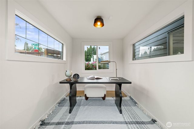 16301 Wallingford Avenue N, Shoreline, WA 98133