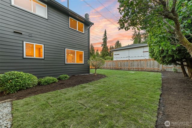 16301 Wallingford Avenue N, Shoreline, WA 98133