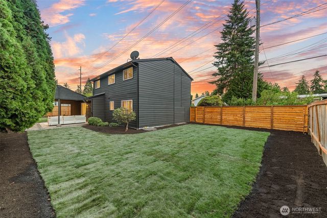 16301 Wallingford Avenue N, Shoreline, WA 98133