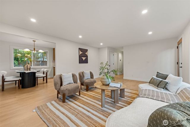 16301 Wallingford Avenue N, Shoreline, WA 98133