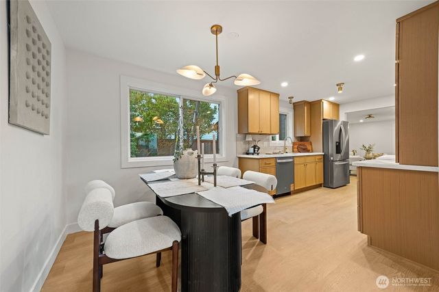 16301 Wallingford Avenue N, Shoreline, WA 98133