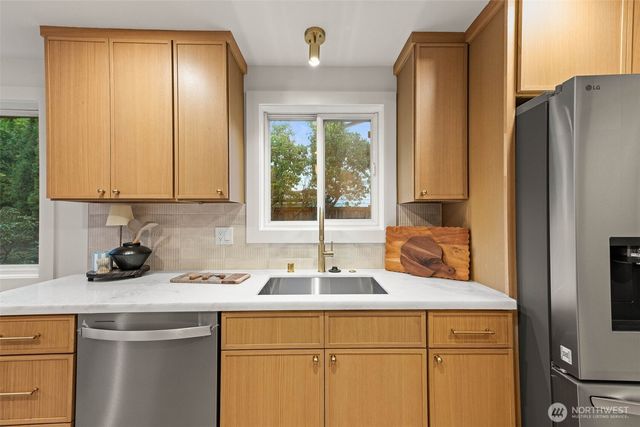 16301 Wallingford Avenue N, Shoreline, WA 98133