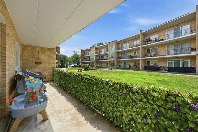 10332 S Pulaski Road 107, Oak Lawn, IL 60453