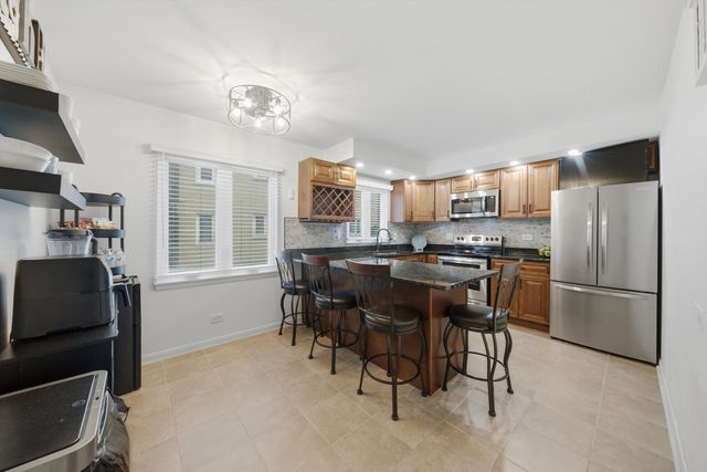 10332 S Pulaski Road 107, Oak Lawn, IL 60453