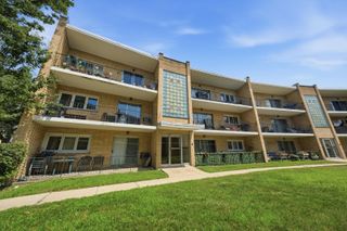 10332 S Pulaski Road 107, Oak Lawn, IL 60453