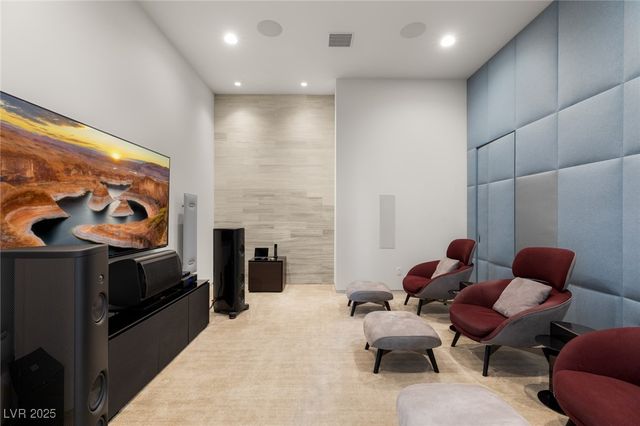 94 Hawk Ridge Drive, Las Vegas, NV 89135