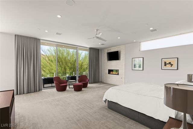 94 Hawk Ridge Drive, Las Vegas, NV 89135