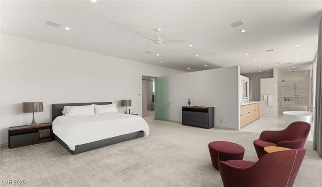 94 Hawk Ridge Drive, Las Vegas, NV 89135