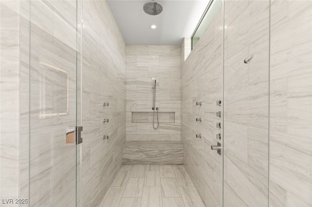 94 Hawk Ridge Drive, Las Vegas, NV 89135