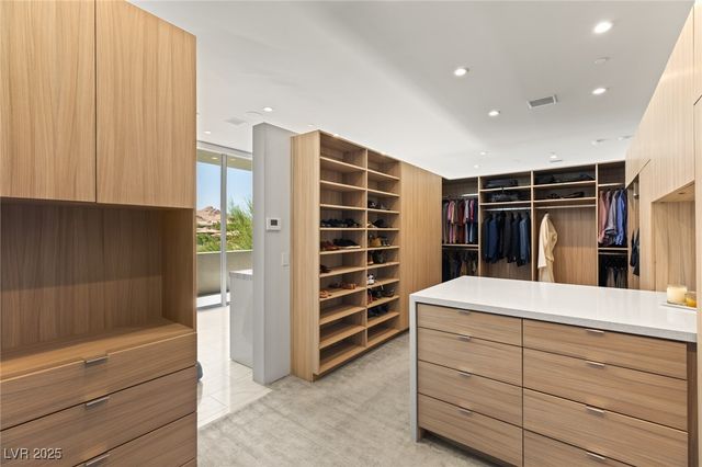 94 Hawk Ridge Drive, Las Vegas, NV 89135