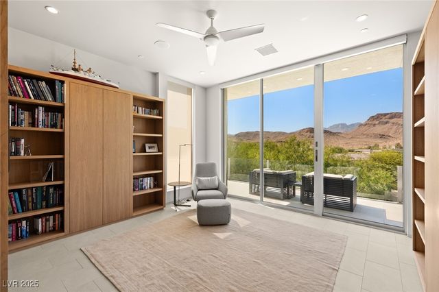 94 Hawk Ridge Drive, Las Vegas, NV 89135