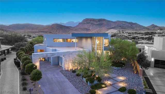 94 Hawk Ridge Drive, Las Vegas, NV 89135