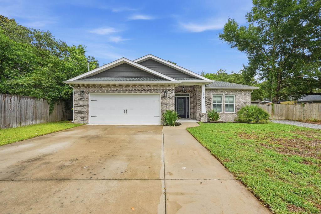 Image 1 of property listing at 308 Bella Vista Road, Fort Walton Beach, FL 32547